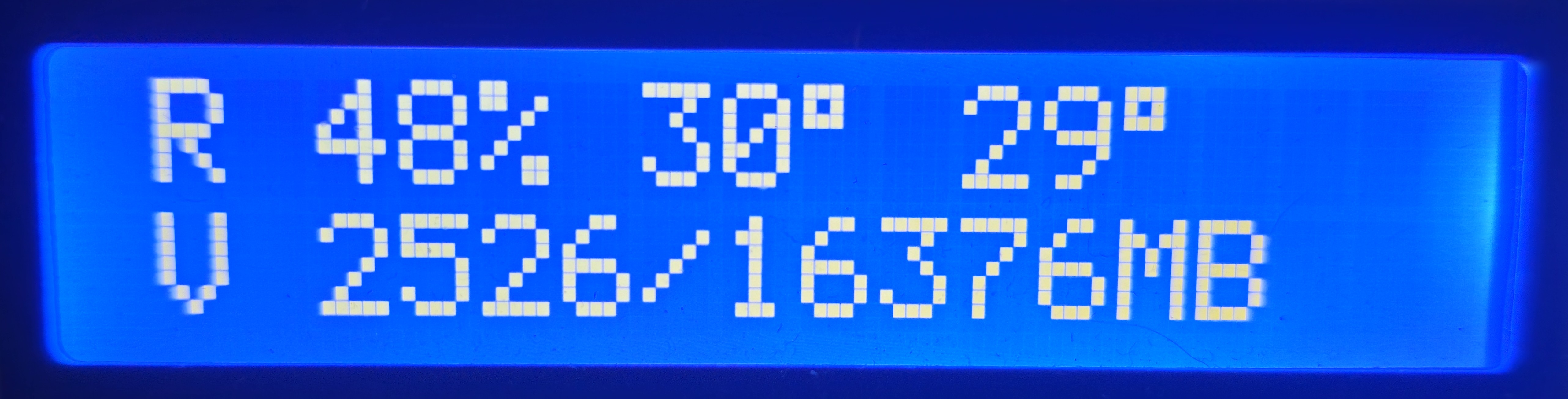 LCD stats page showing memory: RAM usage percentage and stick temperatures, and VRAM used out of total in megabytes